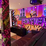 Capsule Forever Young - Jacuzzi - Sauna - Billard - Arcade De Jeux - Netflix & Cinema - Ping Pong Semesterbostad *