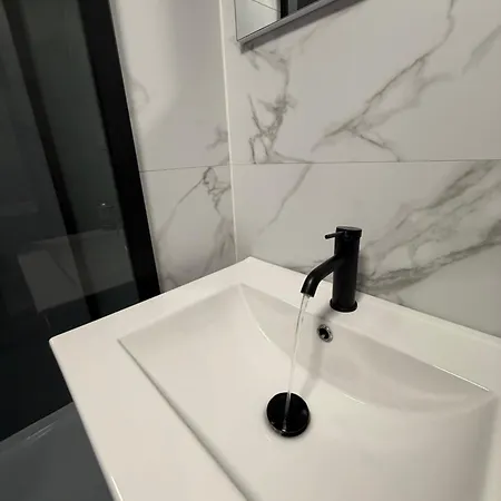 Capsule Forever Young - Jacuzzi - Sauna - Billard - Arcade De Jeux - Netflix & Cinema - Ping Pong * Hastière-par-delà