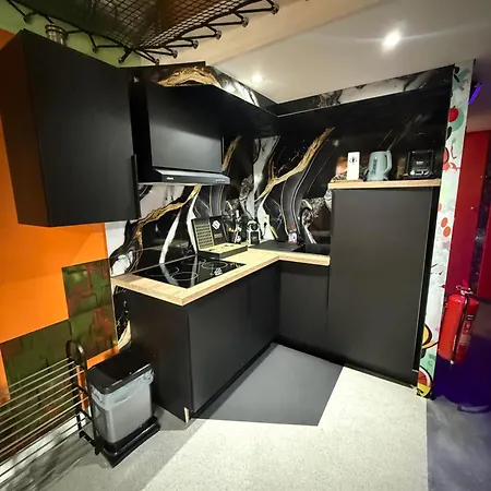 Capsule Forever Young - Jacuzzi - Sauna - Billard - Arcade De Jeux - Netflix & Cinema - Ping Pong Semesterbostad Hastiere-par-dela