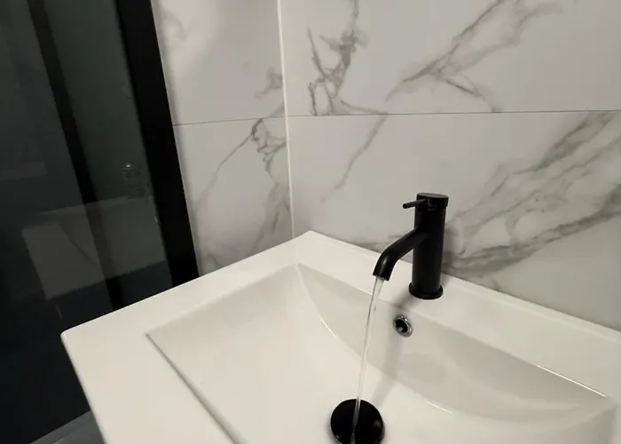 Capsule Forever Young - Jacuzzi - Sauna - Billard - Arcade De Jeux - Netflix & Cinema - Ping Pong * Hastière-par-delà