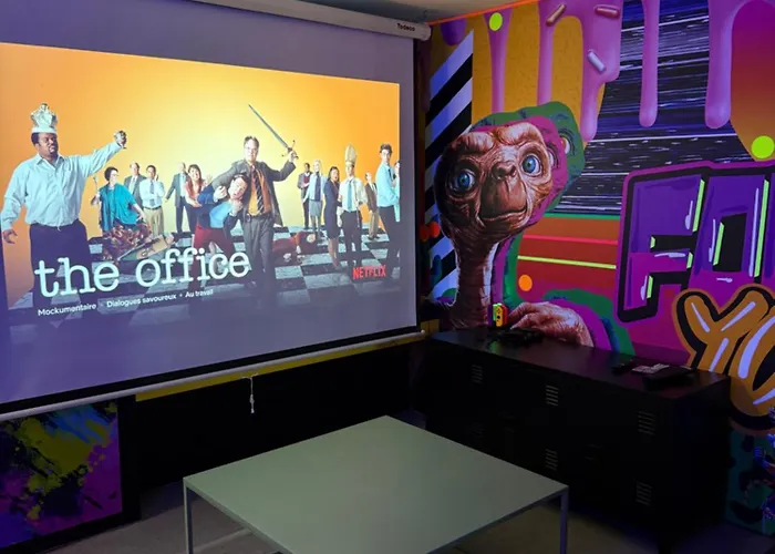 Capsule Forever Young - Jacuzzi - Sauna - Billard - Arcade De Jeux - Netflix & Cinema - Ping Pong